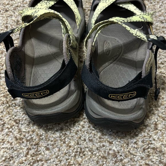 KEEN Women’s shoes, Size 8.5 - Picture 5 of 9